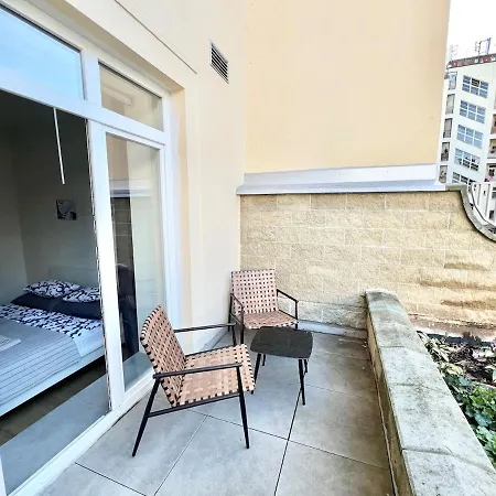 Karlin With Balcony And Parking Praga