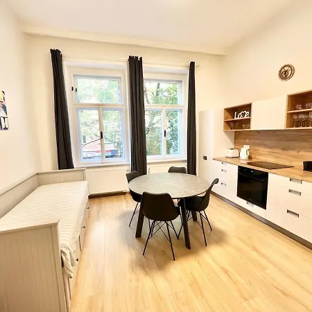 Apartament Karlin With Balcony And Parking *