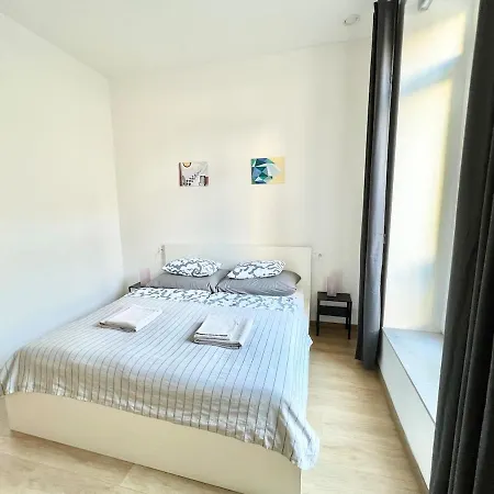 Karlin With Balcony And Parking Apartament *