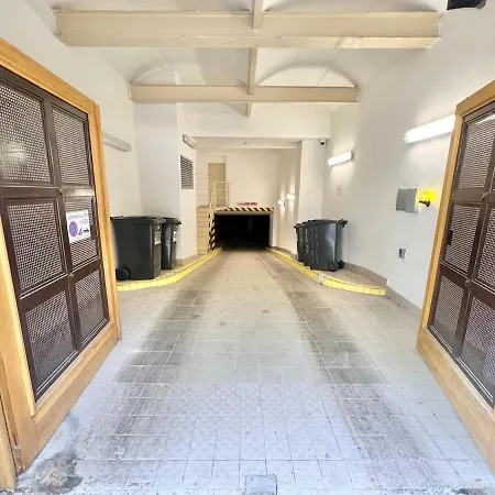 Karlin With Balcony And Parking Apartament *