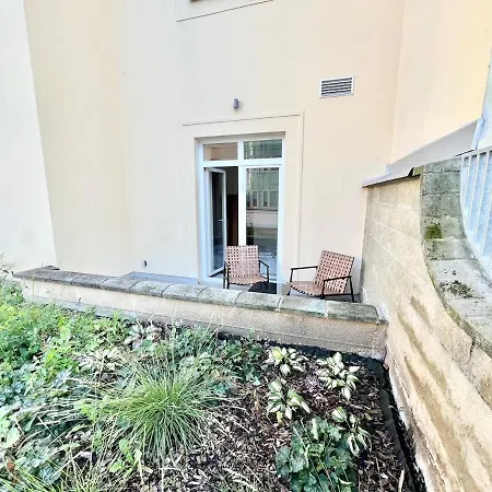 Karlin With Balcony And Parking *
