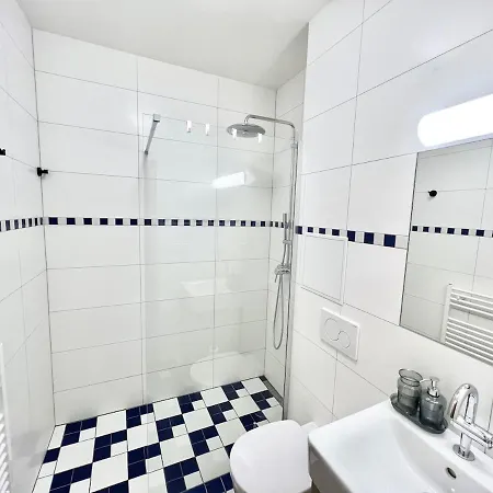 Apartament Karlin With Balcony And Parking Praga