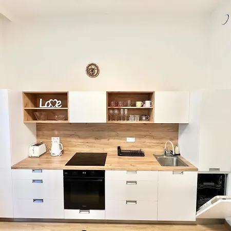 Karlin With Balcony And Parking Apartament